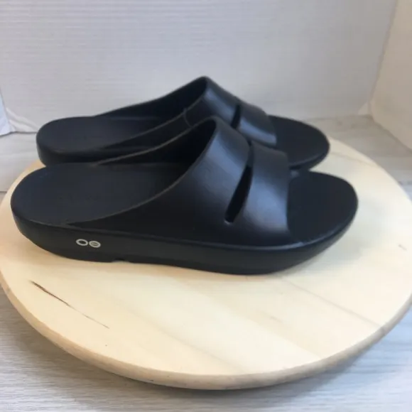 OOFOS OOahh Slide Sandals Mens Sz 9 Black Lightweight Recovery Footwear NEW!