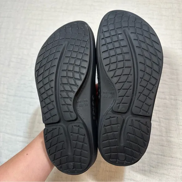 Oofos Ooahh Womens Size 8 Black Recovery Comfort Slip On Sandals Slides Mens 6