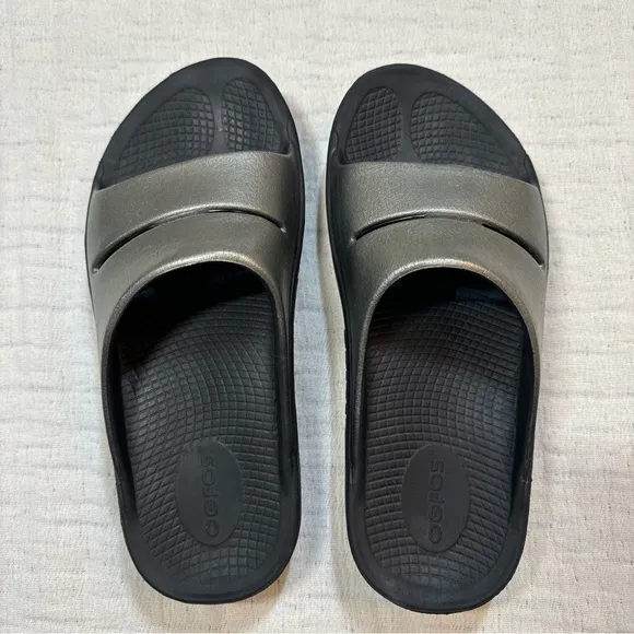 Oofos Ooahh Womens Size 8 Black Recovery Comfort Slip On Sandals Slides Mens 6