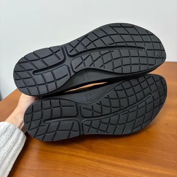Oofos Oocandoo Recovery Sandals Fisherman Black Mens Size 11 Unisex