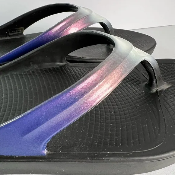 OOFOS OOLALA LUXE SANDALS size 10Iridescent black flipflops comfort Summer