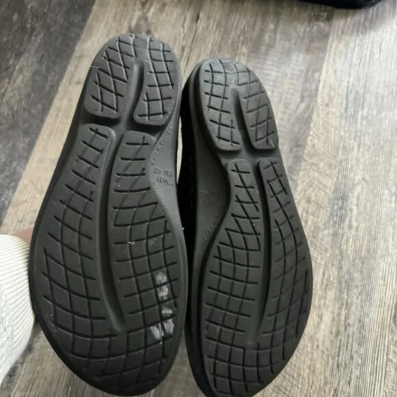 Oofos Oolala Recovery Sandals Metallic Camo Size 11