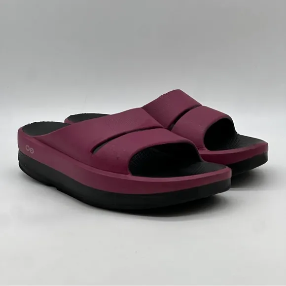 OOFOS OOmega OOahh Recovery Stacked  Sandals. Size 11