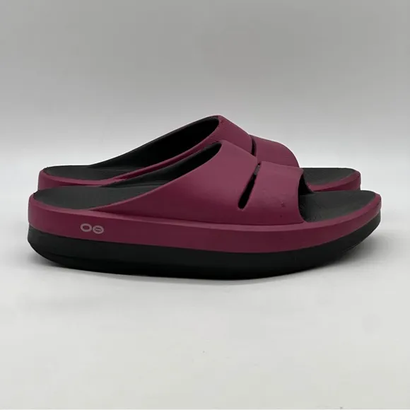 OOFOS OOmega OOahh Recovery Stacked  Sandals. Size 11
