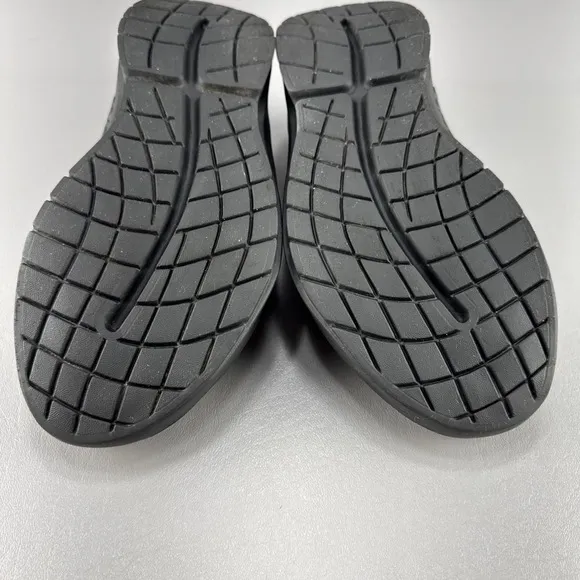 Oofos OOmg Bootie Mens Size 10 Boots Black Shoes Ankle Recovery Pull On Nylon