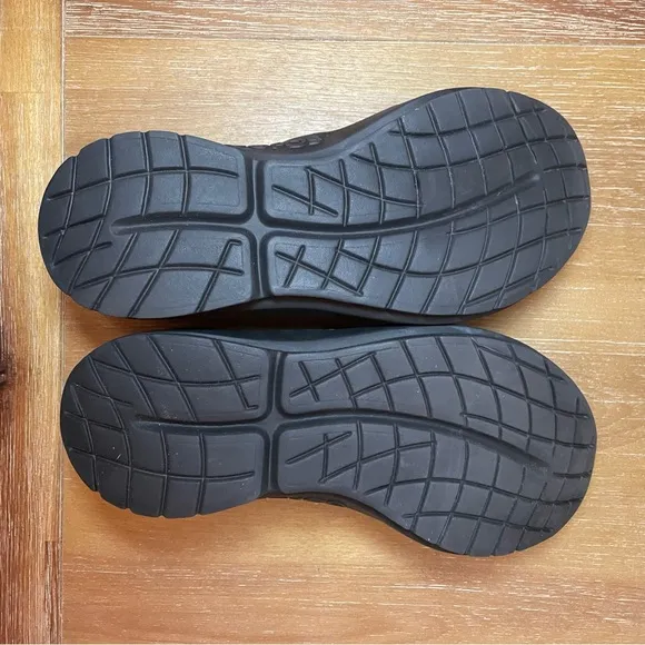 OOFOS OOmg Low eeZee Grey Slip On Recovery Shoes Womens Size 9