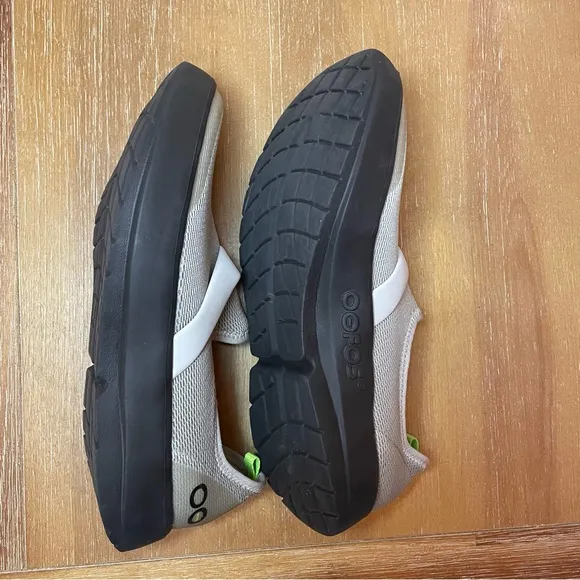 OOFOS OOmg Low eeZee Grey Slip On Recovery Shoes Womens Size 9