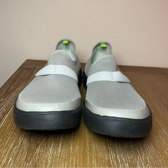 OOFOS OOmg Low eeZee Grey Slip On Recovery Shoes Womens Size 9