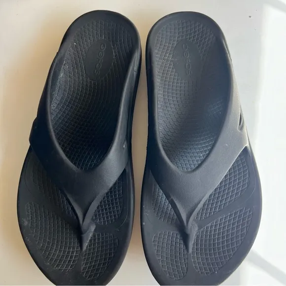 OOFOS OOriginal Recovery Flip Flop Sandals Black Unisex Size 8 Men 10 Wo…