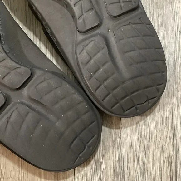 OOfos OOriginal Unisex Recovery Slides Flip Flop Sandals Mens Size 10 Women’s 12