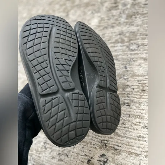 OOFOS Original Recovery Comfort Flip Flop Sandals Black Size 9