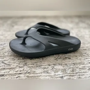 OOFOS Original Recovery Comfort Flip Flop Sandals Black Size 9
