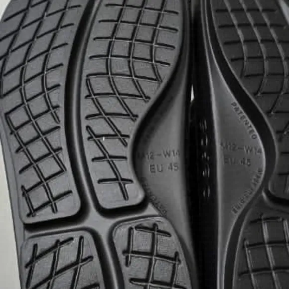 OOFOS Original Unisex Black Thong Recovery Sandals US M12/W14 NWT