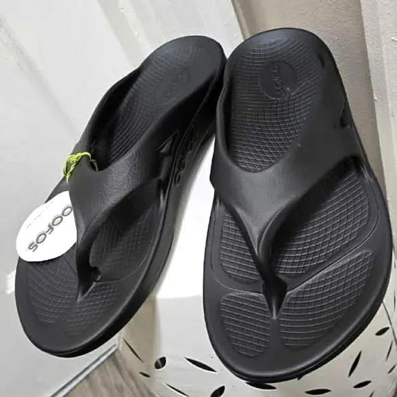 OOFOS Original Unisex Black Thong Recovery Sandals US M12/W14 NWT