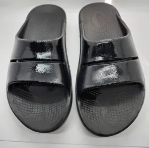 OOFOS Recovery Comfort slip on sandals women sz 8 Men sz 6