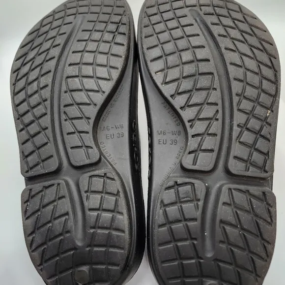 OOFOS Recovery Comfort slip on sandals women sz 8 Men sz 6