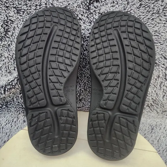 OOFOS Sandals Ooahh Black Recovery Comfort Slip On Women's Size 7
