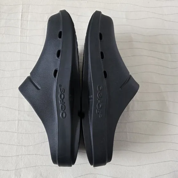 Oofos Unisex OOcloog Recovery Black Round Toe Slip On Clog Shoes Size M 10/W 12