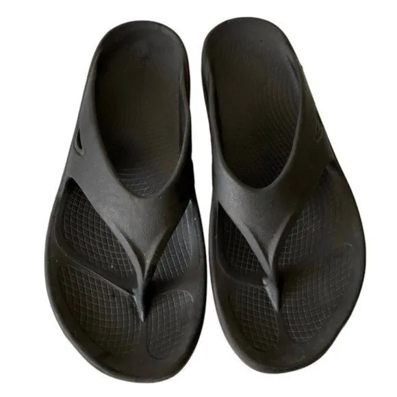 OOFOS Unisex Recovery Black Thong Slide Sandals