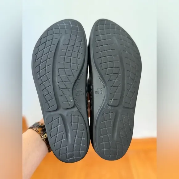 OOFOS Women's OOlala Slide Sandals | Size 10 (EU 41)