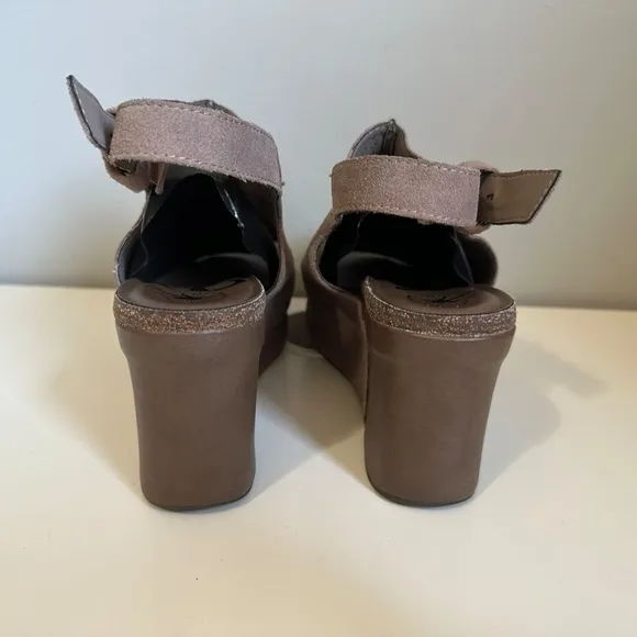 OTBT Bushnell Womens Size 8.5 Brown Suede Comfort Wedge Platform Sandals