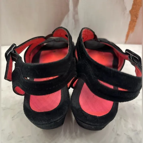 Pas De Rouge Black Suede Textured Weave Peep Toe Wedge Sandals Women’s 38.5/US 8