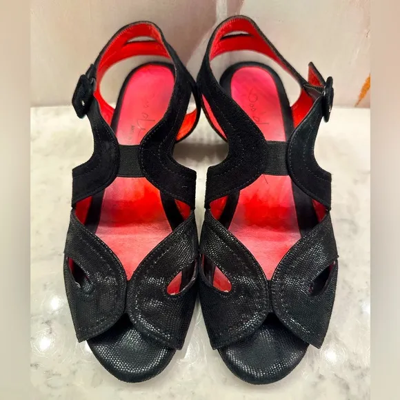 Pas De Rouge Black Suede Textured Weave Peep Toe Wedge Sandals Women’s 38.5/US 8