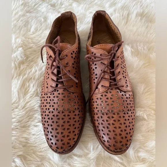 Patricia Nash Catania Perforated Leather Oxfords Loafers Lace Up Shoes