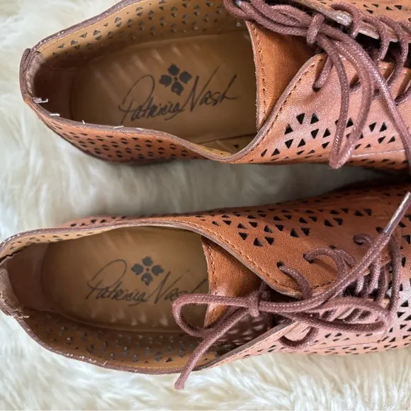 Patricia Nash Catania Perforated Leather Oxfords Loafers Lace Up Shoes