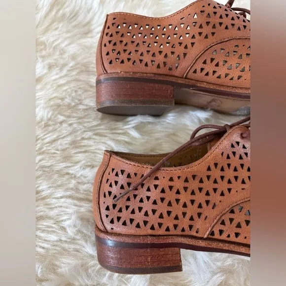 Patricia Nash Catania Perforated Leather Oxfords Loafers Lace Up Shoes