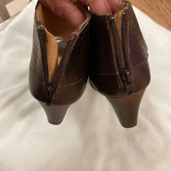 PIKOLINOS BROWN LEATHER SANDALS.  NEW