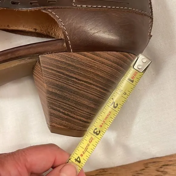 PIKOLINOS BROWN LEATHER SANDALS.  NEW