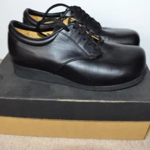P.W.MINOR MISS CONTOUR Black Shoes