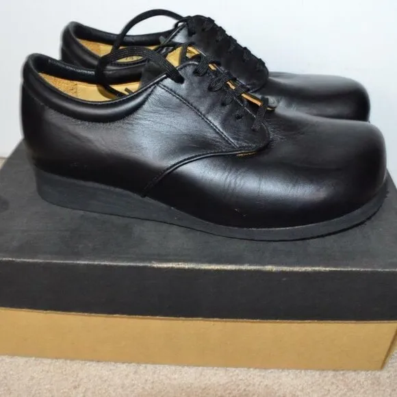 P.W.MINOR MISS CONTOUR Black Shoes