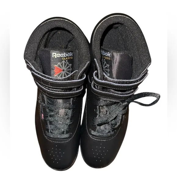 Reebok F/S Hi NWOT Women's Shoes Size 10