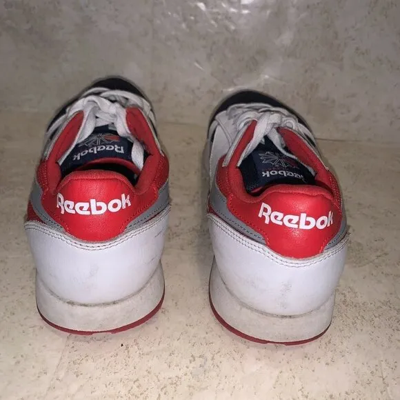 Reebok Mens Classic White Blue Red Low Top Lace Up Retro Sneakers Size 8