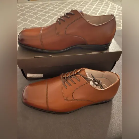 Reveal Cap Toe Derby Florsheim Big Kid Color: Cognac