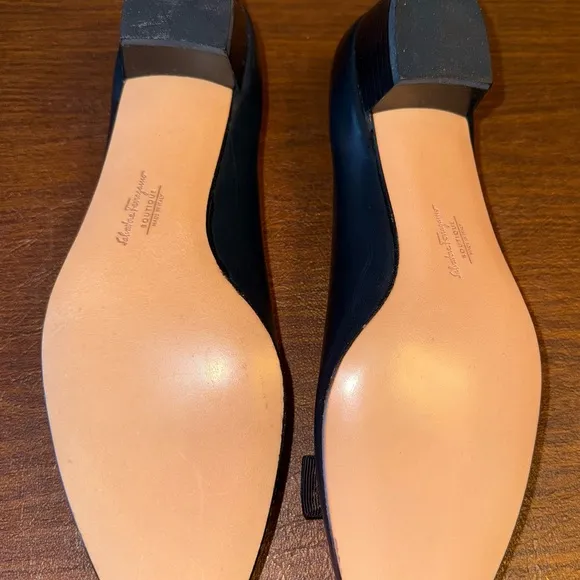 Salvatore Ferragamo Vara Bow Heels 9B Blue Women’s