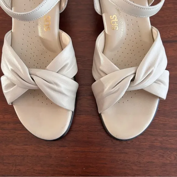 SAS Tripad Comfort Beige Leather Twist Sandals Size 8W