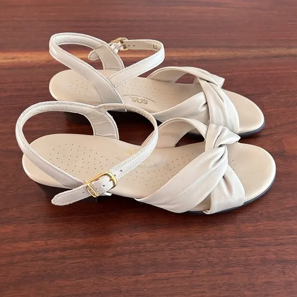SAS Tripad Comfort Beige Leather Twist Sandals Size 8W