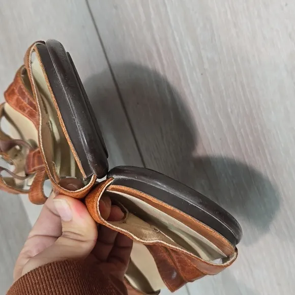 SAS Women Comfort Strappy Leather Heels Sandals shoes sz 8.5M