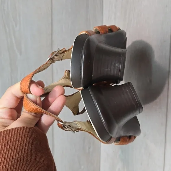 SAS Women Comfort Strappy Leather Heels Sandals shoes sz 8.5M