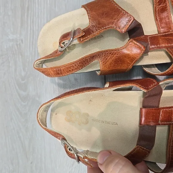 SAS Women Comfort Strappy Leather Heels Sandals shoes sz 8.5M