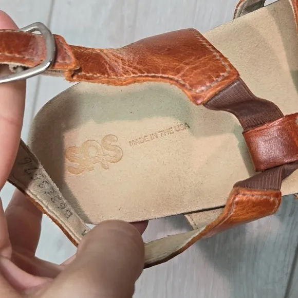 SAS Women Comfort Strappy Leather Heels Sandals shoes sz 8.5M