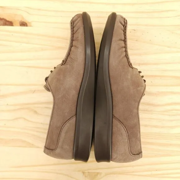 SAS Women's Comfort Shoes Sz 7 Brown Suede Y2K Retro Square Toe Sneakers Granny