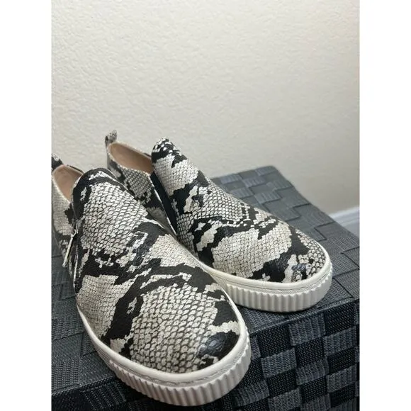 SOUL Naturalizer Turner Slip On Shoes Ivory Python Women's Size 9.5 Comfort