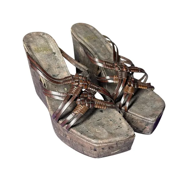 Stuart Weitzman Elegant Brown Woven Sandals