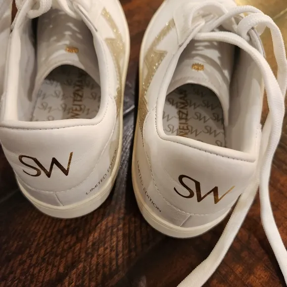 Stuart Weitzman White Leather Daryl Sneakers Size 9 US (39.5 EU) Silver Glitter