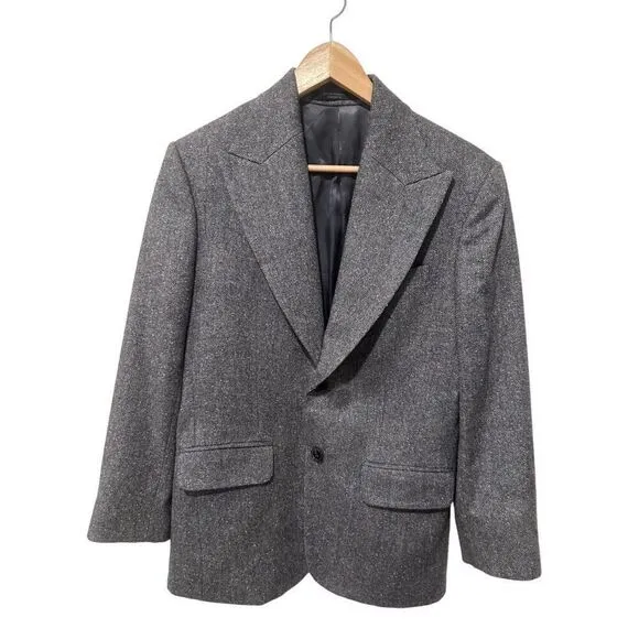 Studio Suits Handcrafted Gray Twead Wool Blend Blazer Silk Hankerchief Size 38