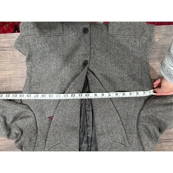 Studio Suits Handcrafted Gray Twead Wool Blend Blazer Silk Hankerchief Size 38